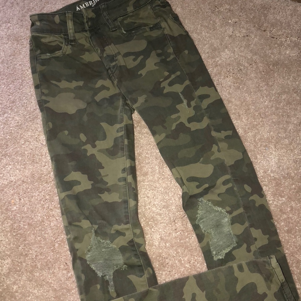NWOT camo skinny jeans